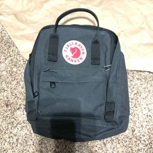 Mini Black Fjallraven Kanken